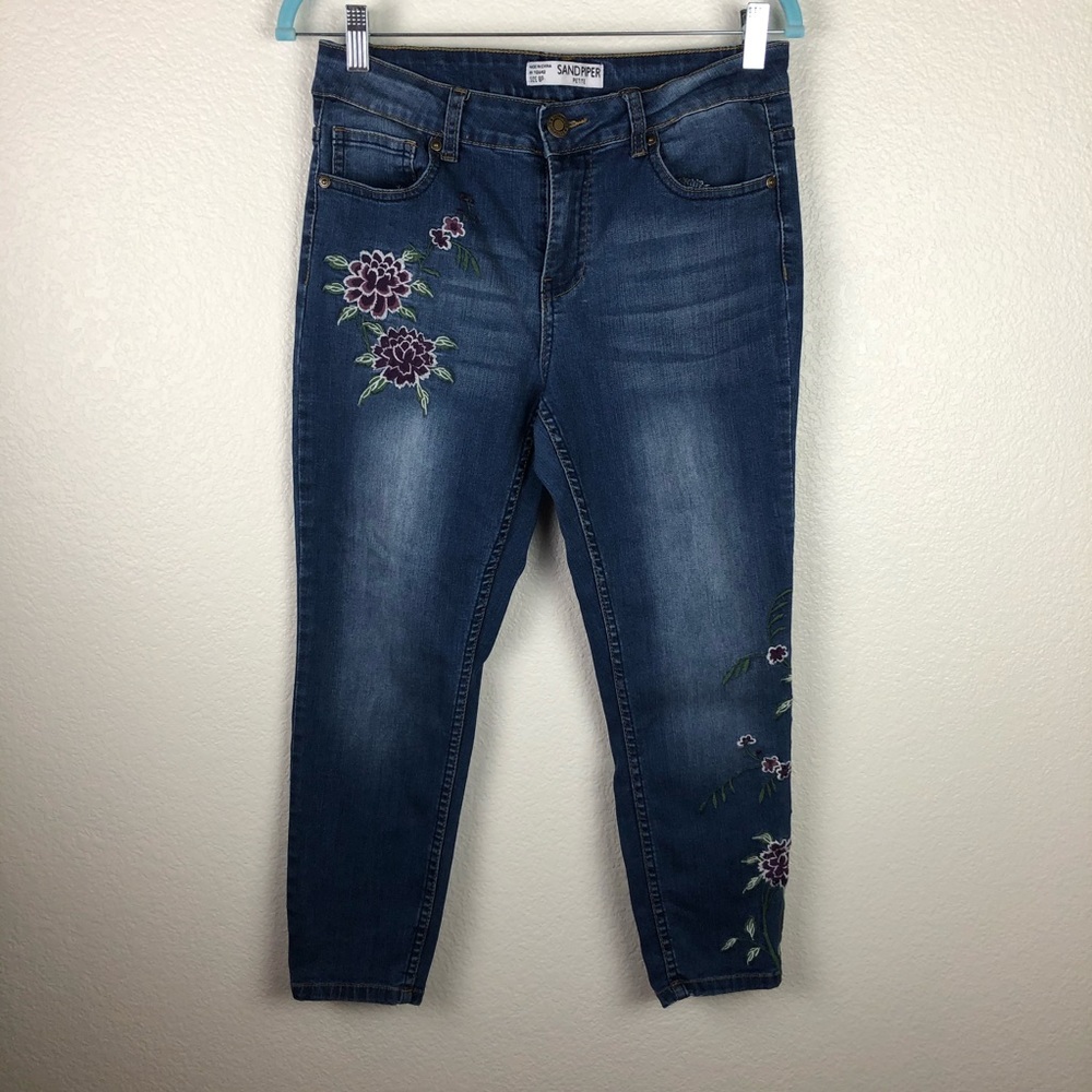 Sand Piper Medium Wash Floral Embroidered Jeans 8P